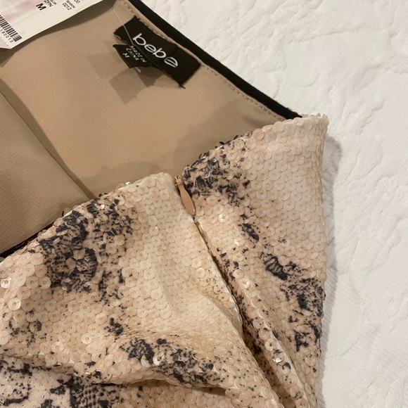 🎉🎉HP🎉🎉🤎BEBE sequin snake print skirt NWT size M🤎 - Picture 5 of 10